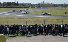 Una barrera de insonorización y un destacamento policial, las cuentas pendientes en el Fangio. Foto: Alan Monzón/Rosario3.com