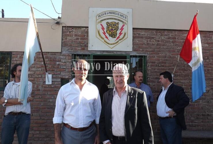 El intendente municipal Darío Gres junto al ministro de seguridad de la provincia Raúl Lamberto