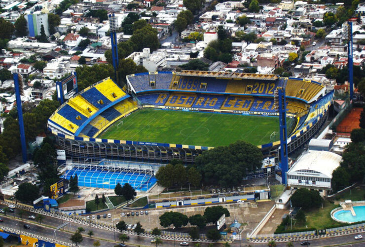 Imagen de Hincha canalla se cayó en el Gigante y terminó en el Heca