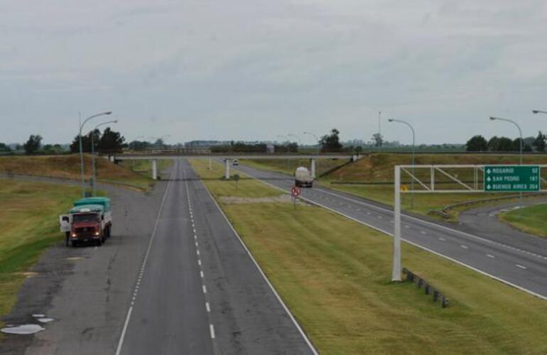 El accidente se produjo entre Timbúes y Puerto General San Martín.