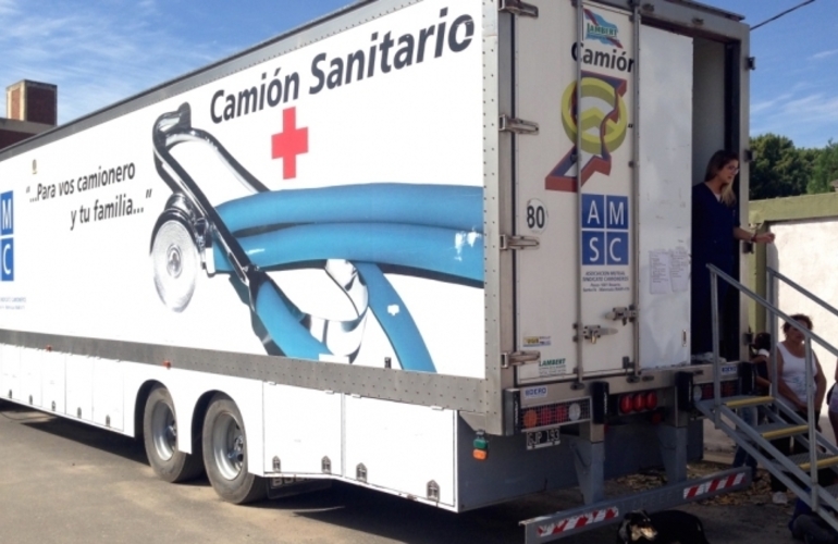 El cami&oacute;n sanitario en Villa Gobernador G&aacute;lvez