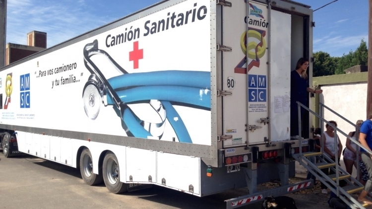El camión sanitario en Villa Gobernador Gálvez