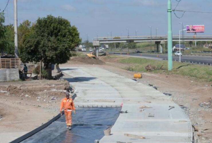 Las obras de las avenidas colectoras registran un importante avance. En ese sector había muchas viviendas precarias.