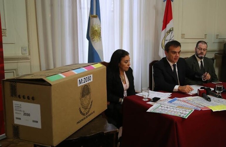 El gobierno brind&oacute; detalles sobre el proceso electoral del domingo 19