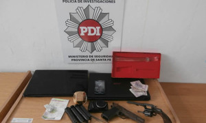 Seis personas detenidas tras allanamientos: secuestran gran cantidad de dinero y armas