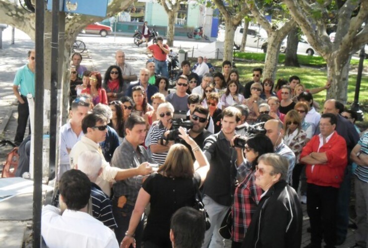 Algunos vecinos se dirigieron a la concurrencia pidiendo un mayor compromiso de todos los sectores. Foto: Diario El Sur