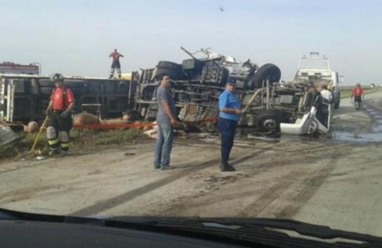 La circulación quedó interrumpida en una de las manos a Rosario. Foto: @Aztton