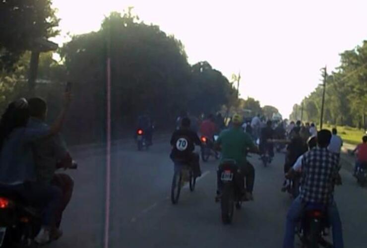 Una caravana rumbo al Motoencuentro que se realizó en Andino en 2013