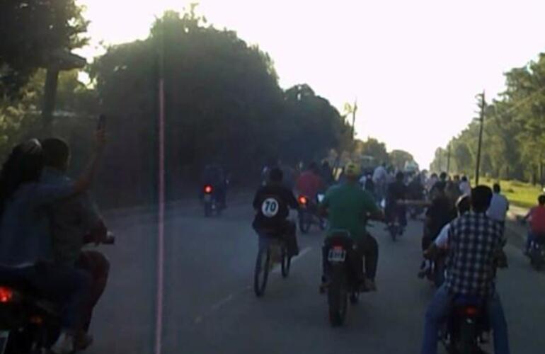 Una caravana rumbo al Motoencuentro que se realiz&oacute; en Andino en 2013