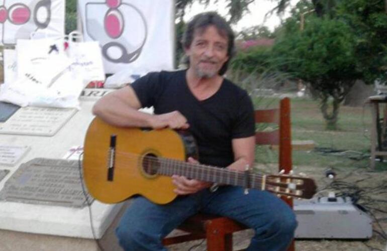 Al cantante Alberto M&aacute;ximo Alberico le usaron su identidad y le generaron deudas con la Afip.