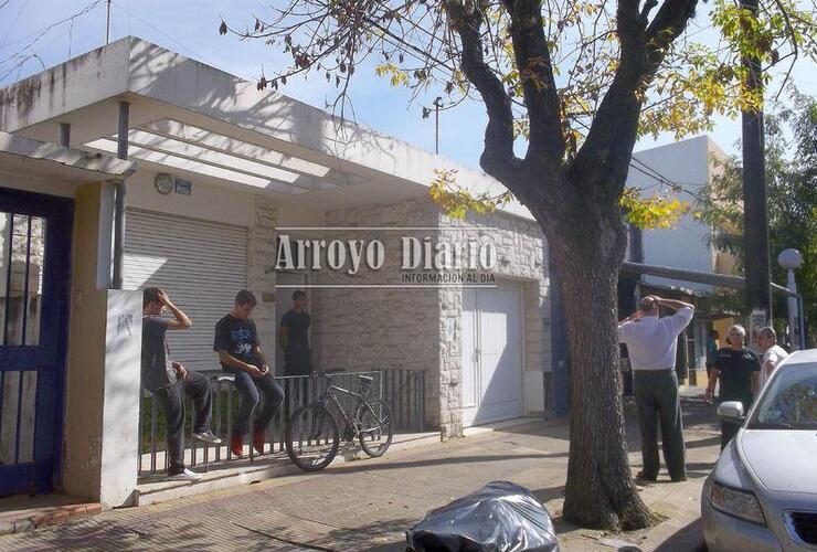 La polic&iacute;a trabaja en el lugar