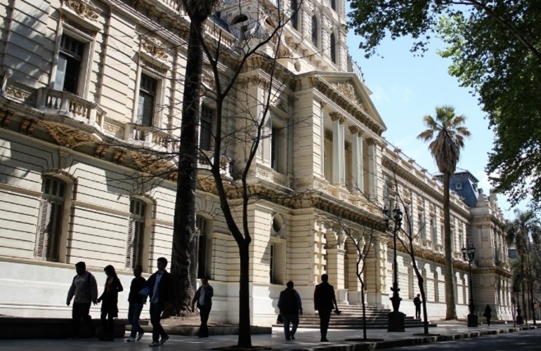 La de Derecho, como el resto de las facultades, sin actividad. Foto: Rosario3.com