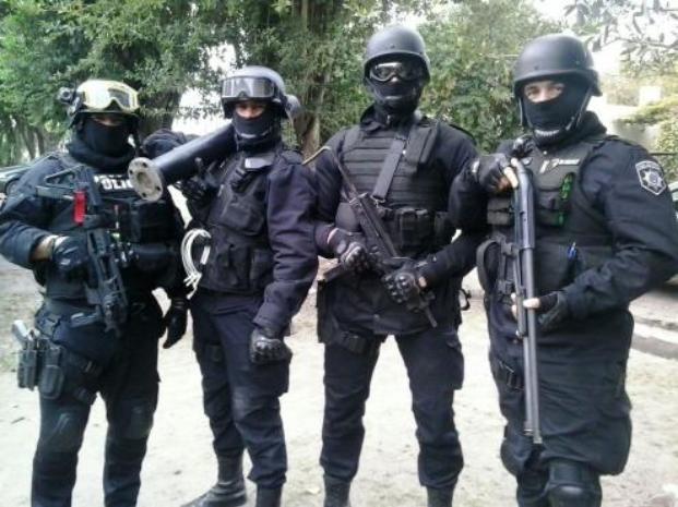 El Grupo de Operaciones Complejas de la policía de San Lorenzo grabó en video un allanamiento en Rosario.