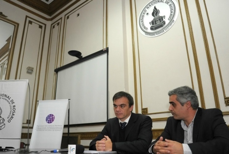 Lewis y Bartolacci durante los anuncios. Foto: Prensa Gobernaci&oacute;n