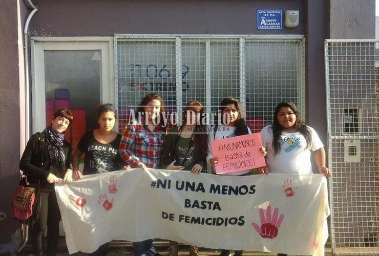 Las jóvenes de "La Cámpora" esta mañana en Radio Extremo 106.9