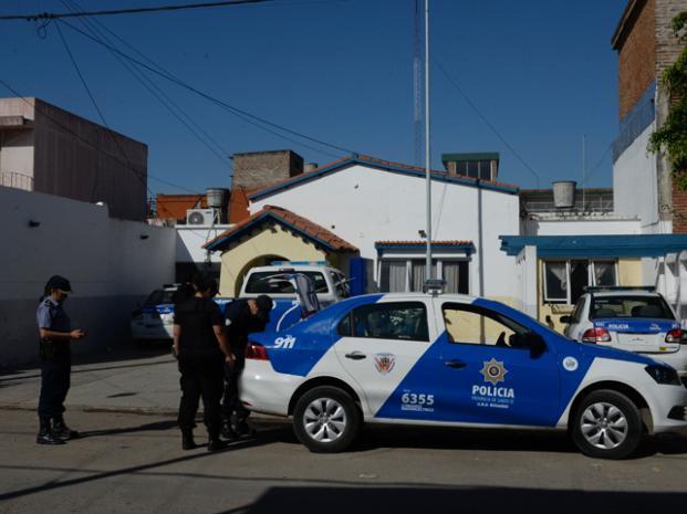 Ambos agresores fueron detenidos en la seccional 20ª. Foto: C. Mutti Lovera