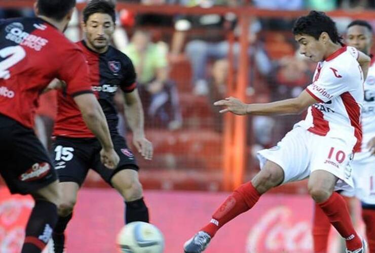 Cabral adelantó a Argentinos a los 27 minutos del primer tiempo. Foto: Baires