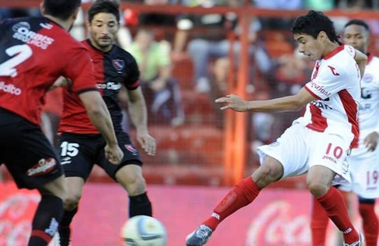 Cabral adelantó a Argentinos a los 27 minutos del primer tiempo. Foto: Baires