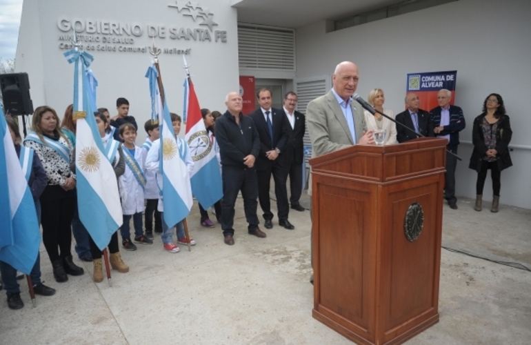 Antonio Bonfatti en la inauguración del nuevo centro de salud