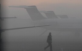 Vuelos demorados y desviados en Rosario y Ezeiza por la niebla