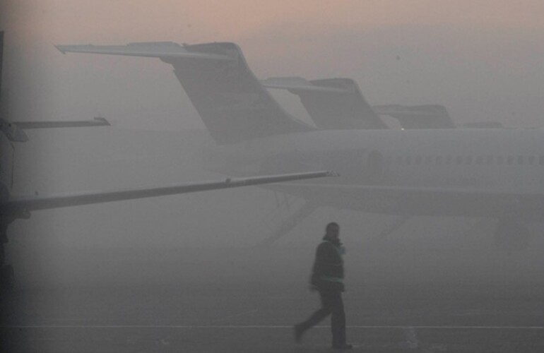 Vuelos demorados y desviados en Rosario y Ezeiza por la niebla