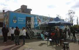 El camión sanitario en el estacionamiento de San Martín 395