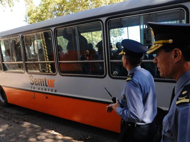 El robo se produjo en un coche de la empresa Semtur. Foto: M. Sarlo