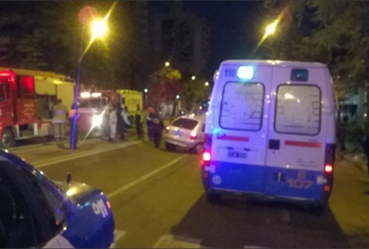 Tras el impacto del Corsa con el camión de recolección de residuos