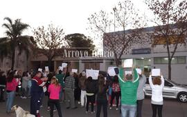 Los manifestantes fueron hasta las puertas de la comisaría pero nadie salió