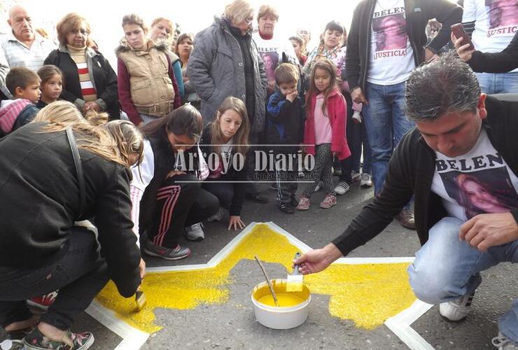 La estrella se pintó en el lugar donde murió la chica