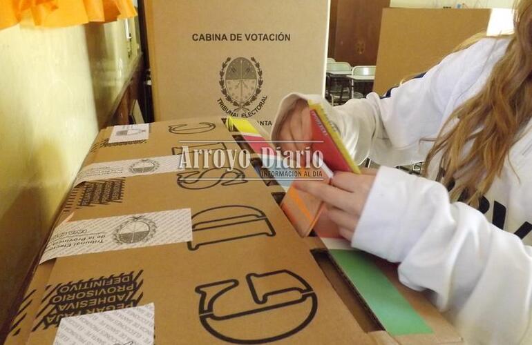 Los veedores destacan que el sistema electoral resisti&oacute; el desaf&iacute;o de una elecci&oacute;n muy re&ntilde;ida