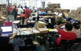 A pleno. El escrutinio definitivo se realiza en Santa Fe. Crédito: Gobernación