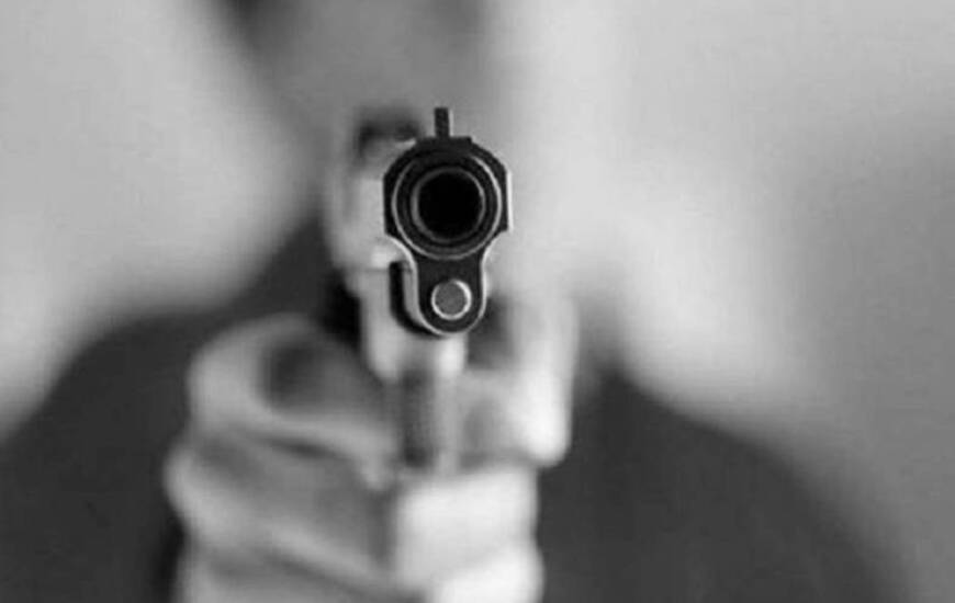 En la puerta. El delincuente interceptó a la chica al llegar a la puerta de su casa. Foto: Imagen Ilustrativa