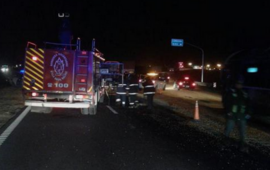 Los bomberos trabajaban junto a Gendarmería y policías. Crédito: @emergenciasAR