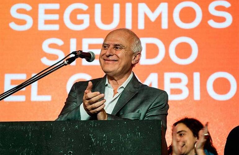 El número. Ahora la diferencia entre ambos pasó a ser de 1496 votos.