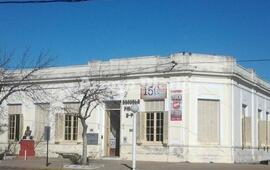 Otro robo. Este fin de semana, sorpresivamente, la escuela ubicada en Moreno y Mitre pasó a engrosar la lista de robos en la ciudad. Foto: Archivo AD