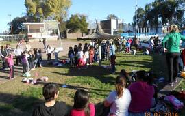Actividades deportivas y recreativas. La colonia tendrá lugar en las instalaciones del CAU. Foto: Facebook Guillermo Furlong