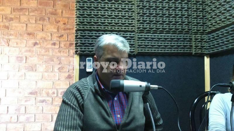 Declaraciones. Nizar Esper en los estudios de Radio Extremo 106.9