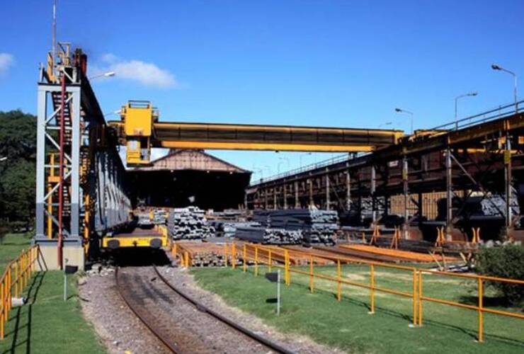 De paro. La planta metalúrgica de Acindar está paralizada por el despido de empleados.