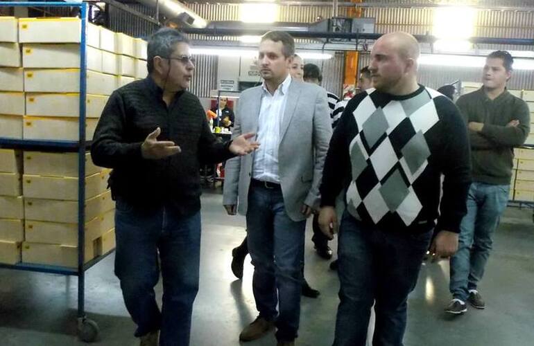 La visita. Tuvo lugar ayer jueves en horas del mediodía. Crédito foto: "La Cámpora"
