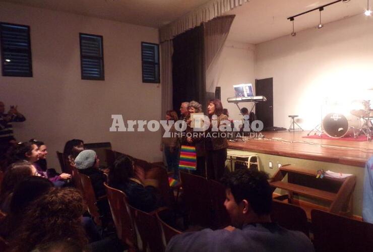 Lucía Cardozo, directora. Ojalá que todo lo que hacemos sea beneficioso para nuestros alumnos, que ellos sean replicadores en la comunidad de Arroyo Seco y que se instaure la paz, porque trabajamos para eso, para recuperar valores".