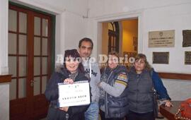 En el Palacio Municipal. Los vecinos de "Por una Arroyo Seco Segura" minutos antes de la reunión