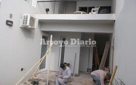 A pleno. Los obreros trabajando este martes en AMAS