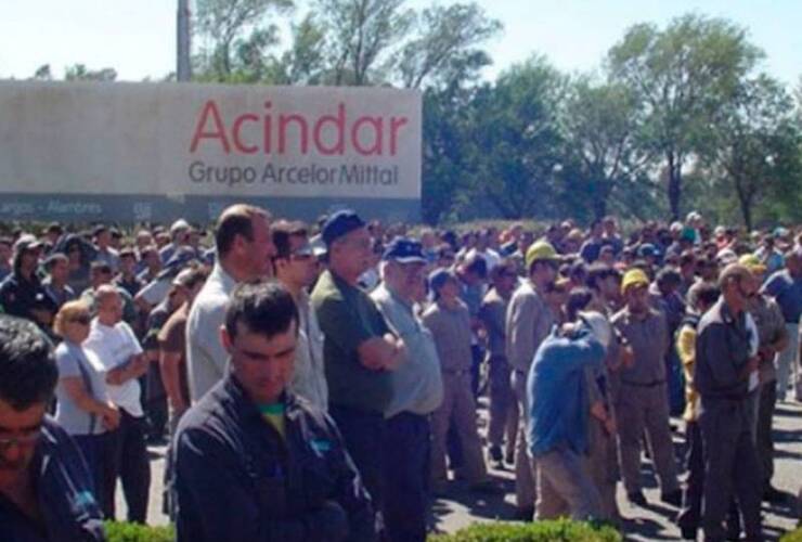Los trabajadores de Acindar continúan de huelga