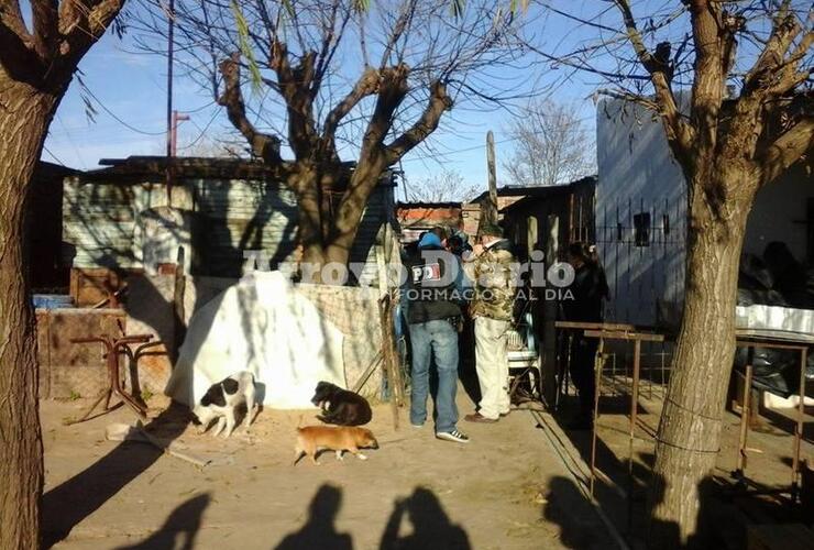 En el lugar. Autoridades policiales trabajan en Independencia al 1700