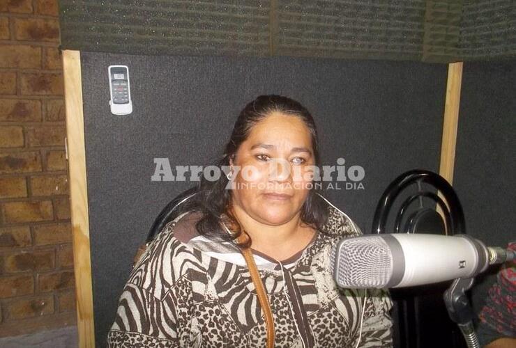 Miriam Solís, esta mañana en los estudios de Radio Extremo 106.9