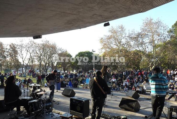 El anfiteatro municipal fue el espacio elegido para desarrollar la jornada solidaria por Thiago Crisafulli