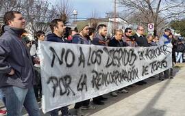 La columna de trabajadores se movilizaba esta mañana hacia el Ministerio de Trabajo por el conflicto en Acindar. Foto: @fortunamariano