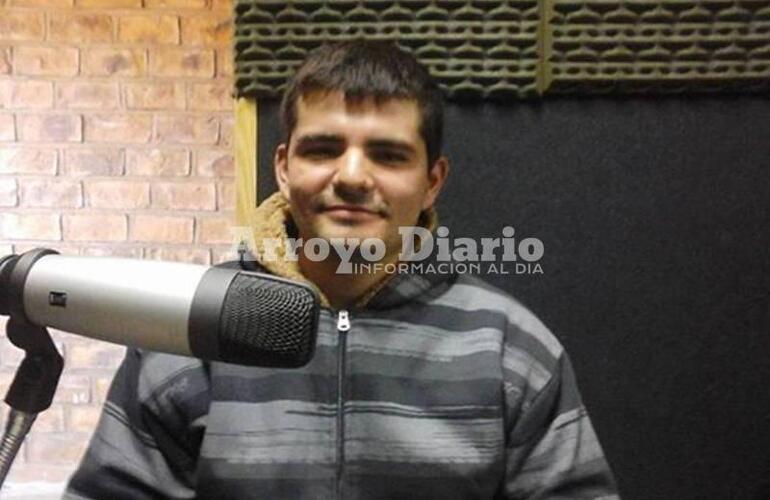 En la radio. Juan Andrés Isnardi esta mañana visitó los estudios de Radio Extremo 106.9 y convocó a la reunión que se llevará a cabo este sábado