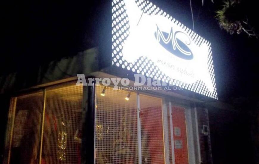 El local está ubicado sobre calle Lisandro de la Torre al 800